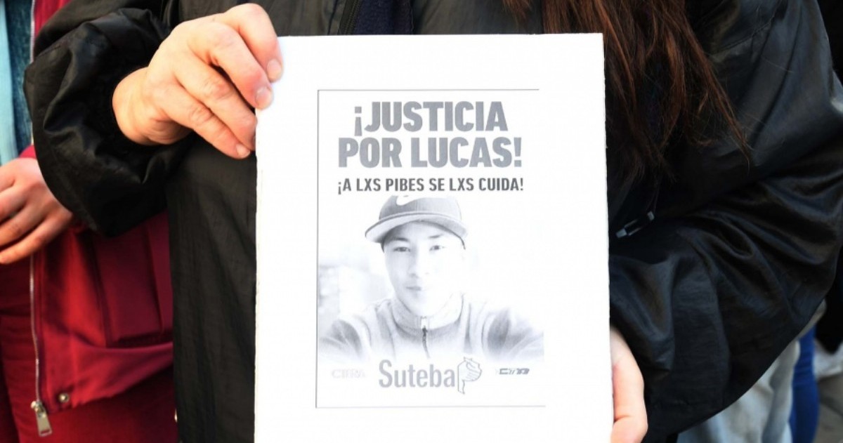 Los alegatos fueron realizados en el Aula de Juicio del Departamento de Derecho y Ciencias Políticas de la UNLaM con la presencia de Cristian y Graciela, padres del joven asesinado.