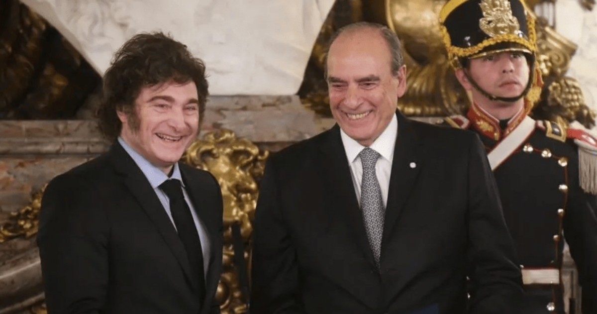 El presidente Javier Milei y su jefe de Gabinete, Guillermo Francos.