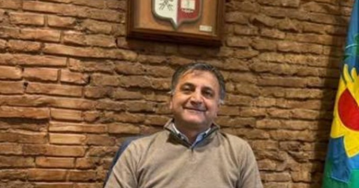 El intendente de Exaltación de la Cruz acumula pedidos sin responder y un déficit de 2.909 millones de pesos