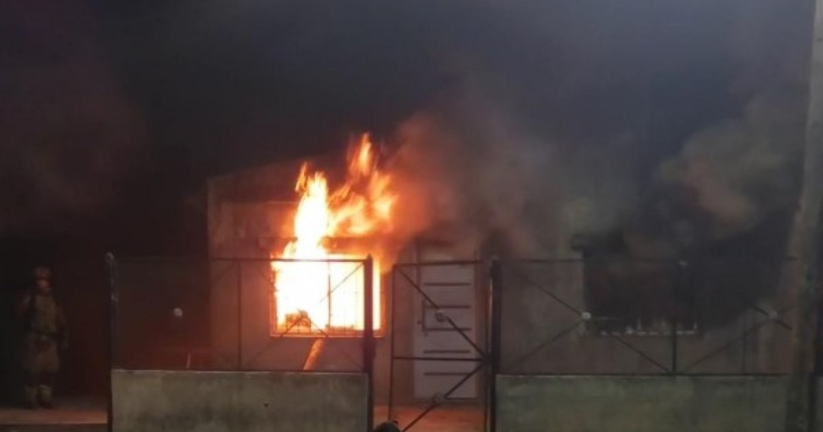 Luján: asesinan a un joven de 29 años y crece la tensión tras incendiar la casa del acusado