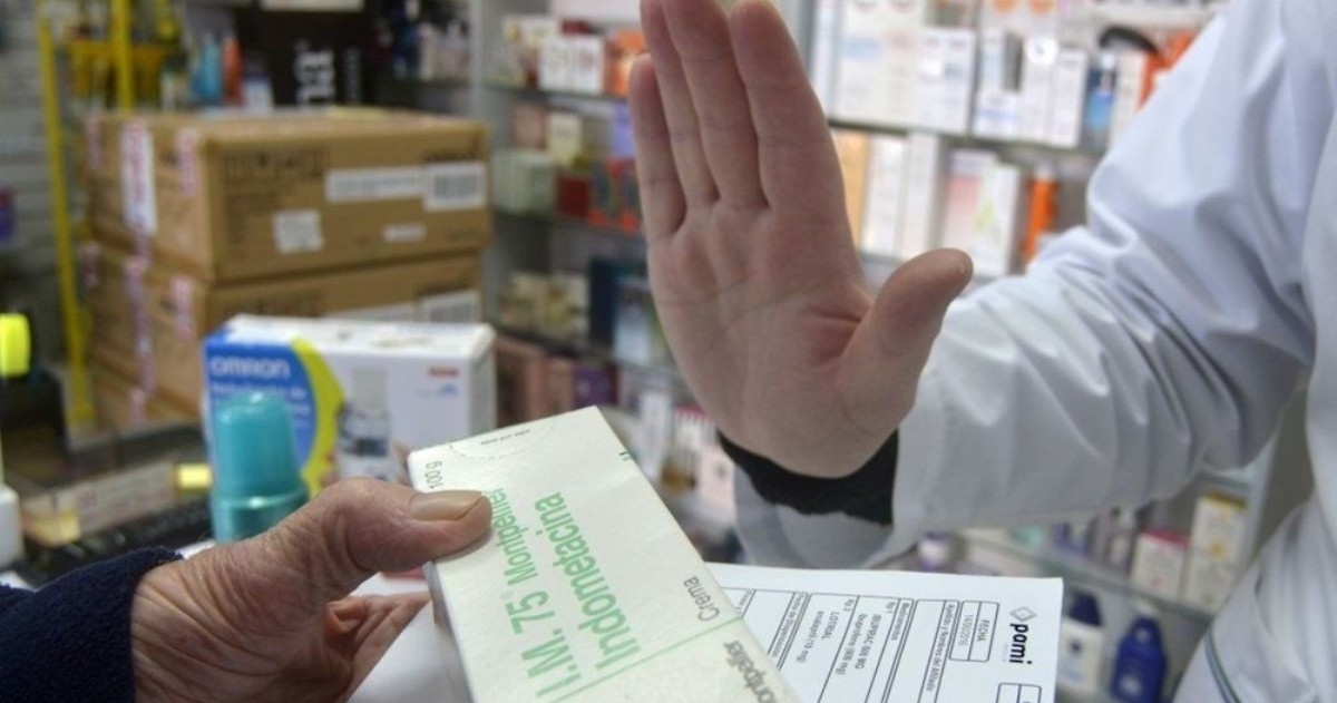 Los farmaceuticos fueron procesados en una causa por estafa a la obra social con la simulación de venta de medicamentos mediante recetas con troqueles falsos.