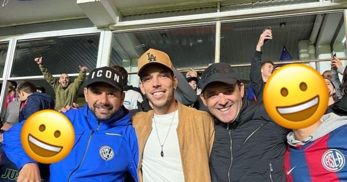 Junto a Néstor Origoza y Agustín Martegani en la platea de San Lorenzo, hasta que el ex capitán del "Ciclón" se transformara en golpeador.