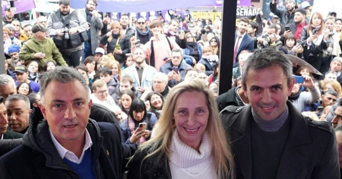 El subsecretario de Integración Socio Urbana, Sebastián Pareja, junto a la titular de Presidencia, Karina Milei, y el mandamás de Diputados, Martín Menem.