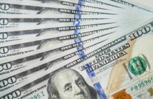 El Gobierno no genera confianza: el dólar escaló y llegó a 555 pesos