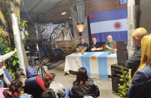 Santiago Cúneo busca la Gobernación con intendentes indefinidos y una ruptura financiera con la Nación