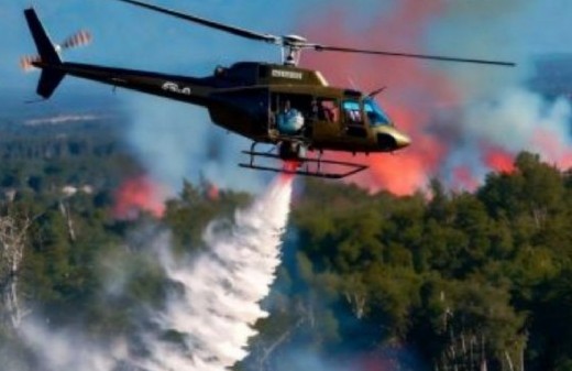 Weretilneck impulsa un alquiler de helicóptero por casi 7 millones de dólares y estalla la crítica en Río Negro