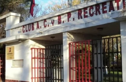 Córdoba: un nene de cuatro años murió ahogado en una pileta de un club