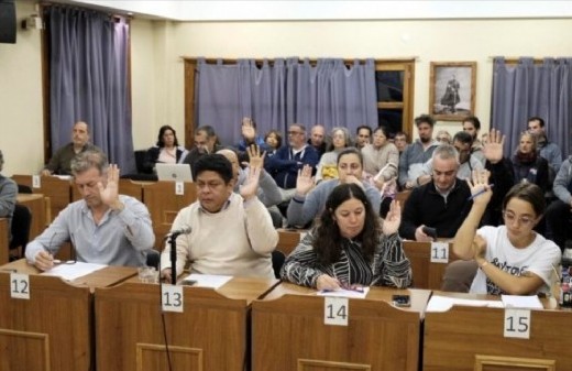 Villa Gesell en llamas institucionales: Vivas denunció amenazas, agresiones y bloqueo dentro del Concejo
