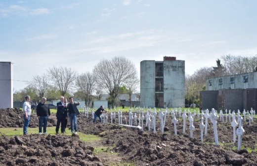 El municipio de La Plata ya inhumó más de 300 ataúdes abandonados en el cementerio