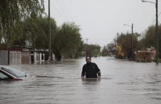 Cortaron el puente Zárate - Brazo Largo por el temporal