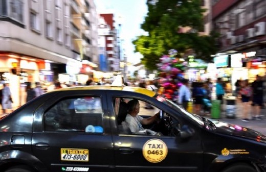 Con cientos de licencias comprometidas, Mar del Plata podría perder gran parte de su flota de taxis