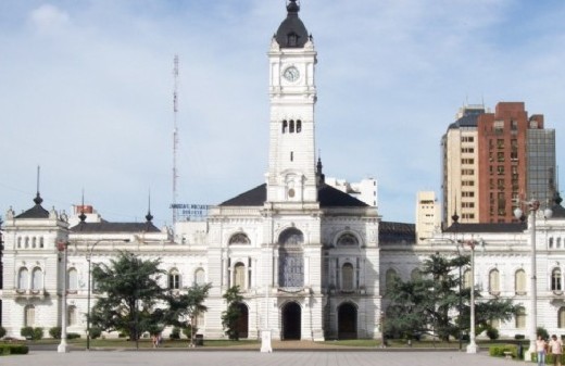 Un instituto de La Plata quedó envuelto en denuncias por supuestas maniobras administrativas y episodios de violencia