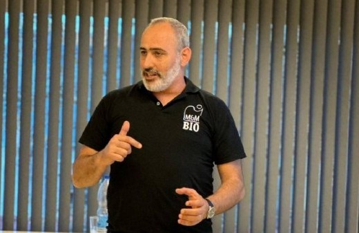 Pablo Méndez enfrenta en Mar Chiquita el peso de una frase comparativa y reclamos vecinales