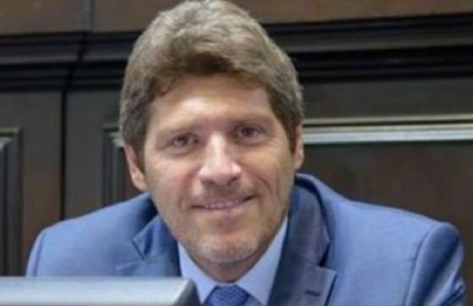 El reclamo contra la tasa al combustible alcanzó a la Corte bonaerense y reavivó la interna política